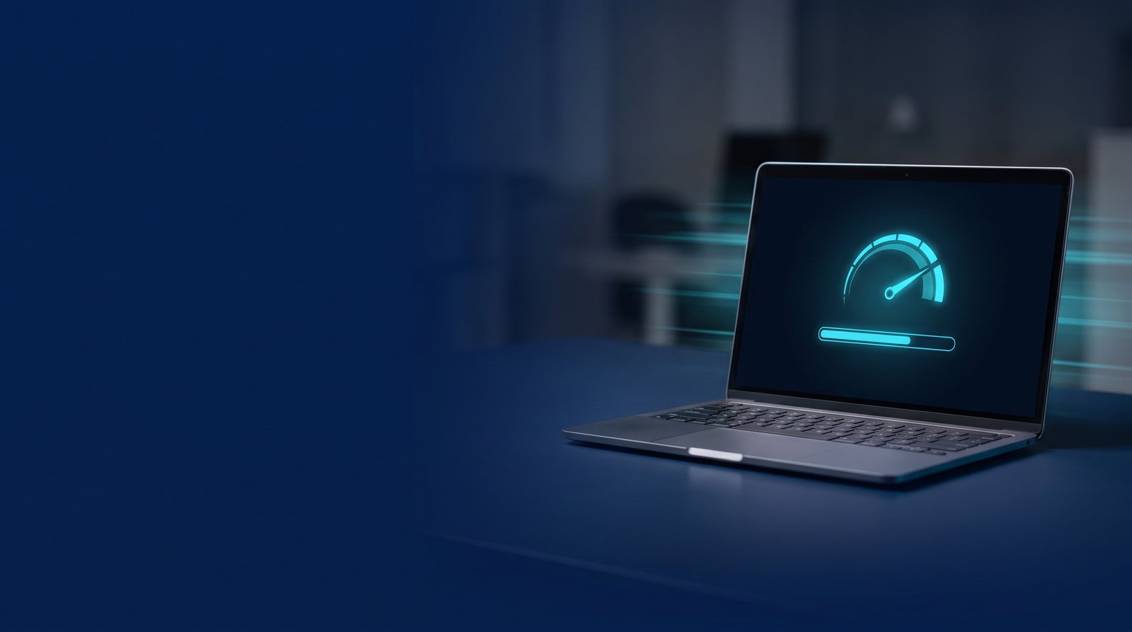 Velocidad web en WordPress: portátil con un indicador de velocidad sobre fondo azul